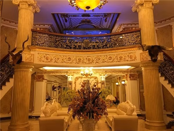 Nữ diễn viên hiện sống trong căn biệt thự sang trọng tại khu dân cư cao cấp Thảo Điền (TP HCM).