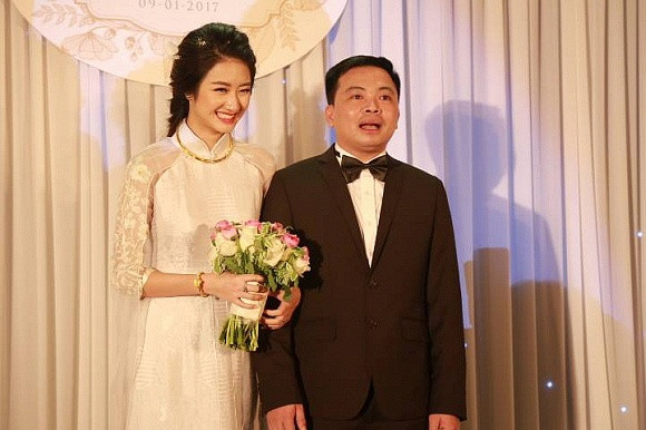 Doanh nhân Doãn Văn Phương từng giữ chức Tổng giám đốc FLC đến tháng 5/2015. Sau đó, ông được bổ nhiệm chức vụ Phó chủ tịch thường trực Hội đồng quản trị (HĐQT), nhưng bất ngờ thôi chức vào tháng 9/2015.