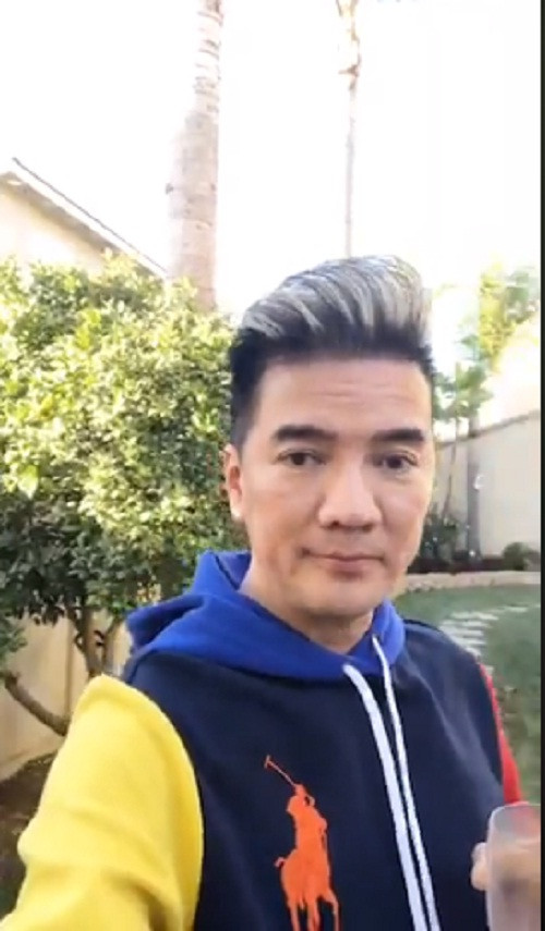 Vừa qua, Đàm Vĩnh Hưng livestream khoe sân vườn bên ngoài căn biệt thự ở Mỹ. Ảnh: FBNV