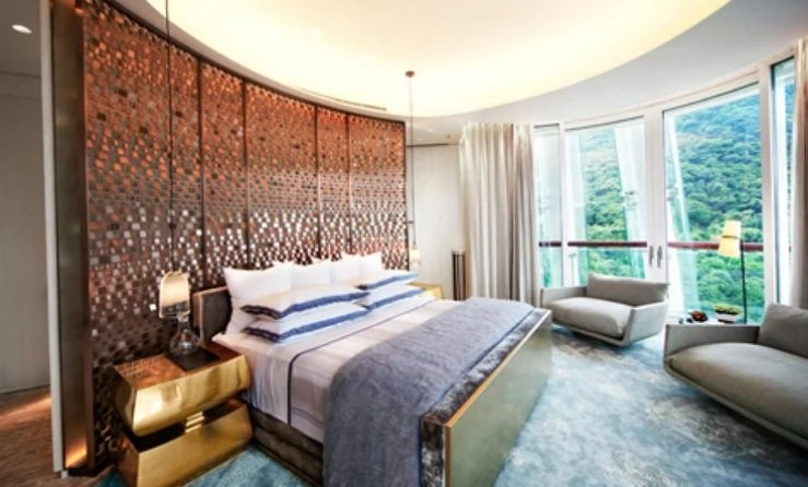 Opus Hong Kong là nơi có căn hộ cao cấp đắt nhất châu Á được bán vào năm 2015 với giá 65 triệu USD.