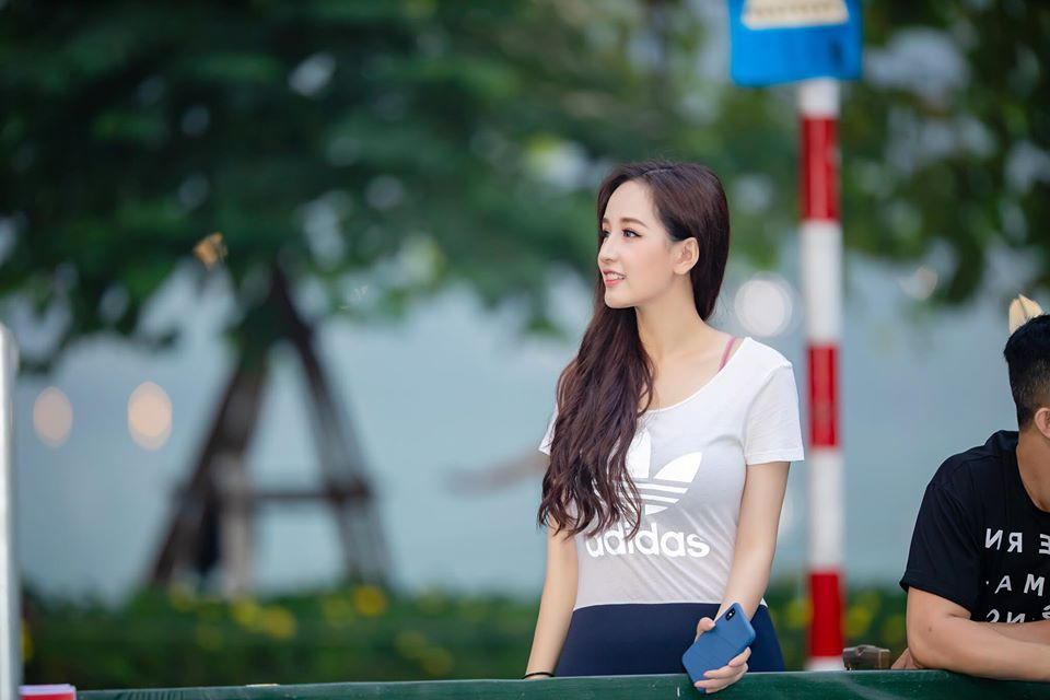 Giữa tháng 11, với vai trò là diễn giả tại sự kiện Diễn đàn Đầu tư Việt Nam (VIPF) 2019, Mai Phương Thúy tiếp tục nổi sóng khi cho biết cô chưa thua lỗ trong đầu tư chứng khoán và cũng muốn biết giảm giác lỗ như thế nào.