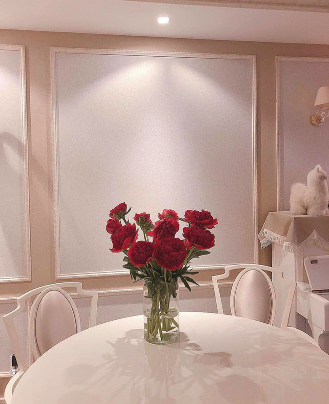 Góc phòng ăn trong căn biệt thự sang trọng. Ảnh: FBNV.