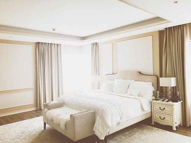 Phòng ngủ với tông màu trắng yêu thích của Hoa hậu Hoàn vũ Việt Nam 2015. Ảnh: FBVN.