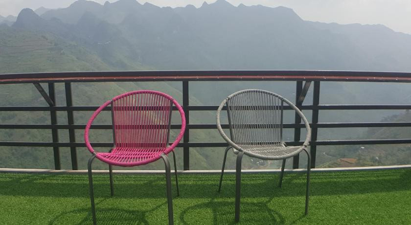 Mã Pì Lèng Paranoma cũng phải hứng chịu "cơn mưa" gạch đá từ cộng đồng mạng. Ảnh: Agoda.