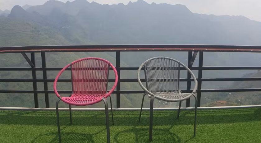 Mã Pì Lèng Paranoma cũng phải hứng chịu "cơn mưa" gạch đá từ cộng đồng mạng. Ảnh: Agoda.