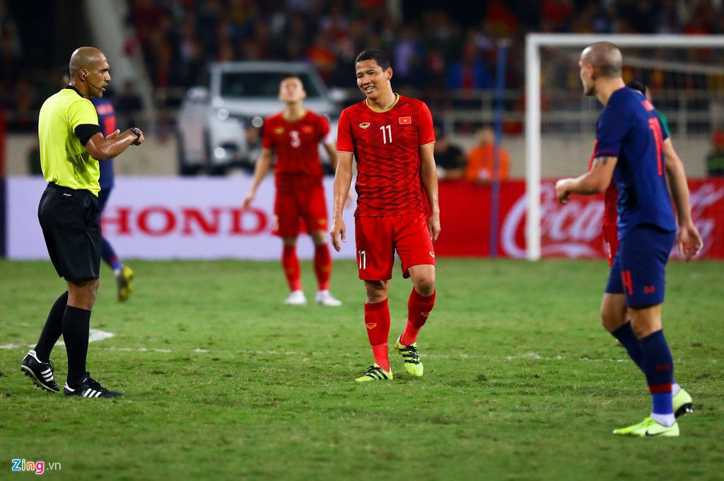 Phút 84, Nguyễn Anh Đức mới vào sân. Ông Park bảo muốn có thêm nhiều thời gian hơn cho Anh Đức nhằm tri ân những đóng góp lớn lao của anh cho tuyển Việt Nam. Khi Anh Đức vào sân, hơn 40.000 người ở Mỹ Đình đồng loạt vỗ tay.