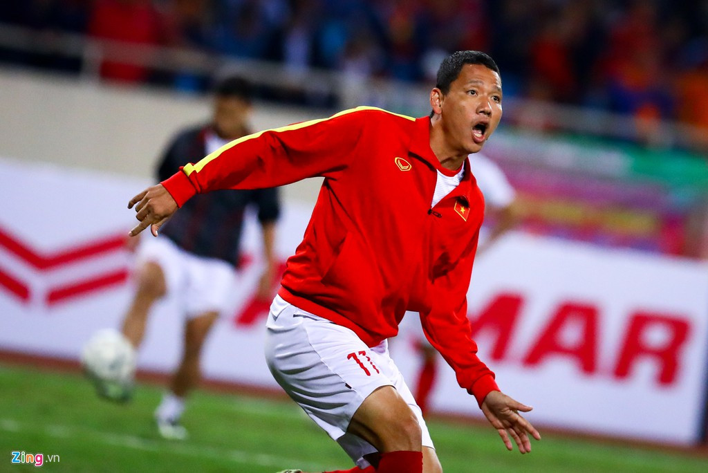 Tiền đạo của CLB Bình Dương nỗ lực trong bài tập dứt điểm. Nếu có một bàn vào lưới Thái Lan, ngày chia tay anh sẽ đẹp hơn.