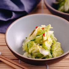 Thông thường, giá các loại thịt cao hơn rau củ. Vì thế mỗi tuần, người Nhật sẽ có từ 1-2 bữa chỉ ăn rau để thanh lọc cơ thể cũng như tiết kiệm chi phí.