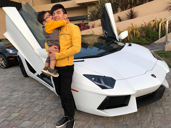 Không chỉ mặc đồ hiệu, sống trong biệt thự, bé Thiên Từ còn được đi du lịch khắp nơi trên thế giới. Ảnh: Zing.