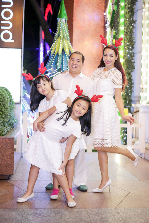 Hai bé từng được du lịch dài ngày cùng bố mẹ tại Mỹ, thăm thú từ San Francisco, Los Angeles đến Mexico. Ảnh: Zing Video: Bí quyết làm đẹp của sao Việt. Nguồn: VTC14.