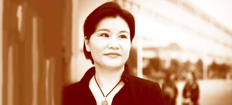 Bà Chu hiện là Tổng giám đốc (CEO) của Lens Technology, một công ty chuyển sản xuất mặt kính cho các hãng lớn như Apple, Samsung và Tesla. Năm 2015, Lens Technology lên sàn chứng khoán và giá trị cổ phần của bà Chu trông công ty đạt mức 7,2 tỷ USD ở thời điểm đó.