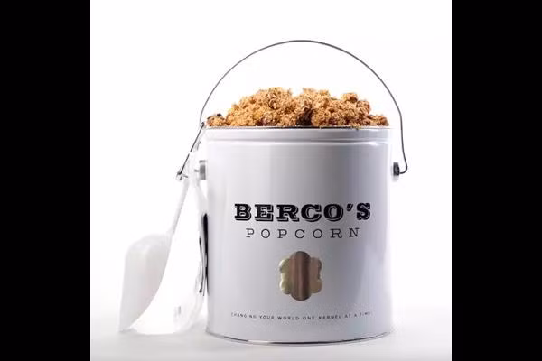 Chiếc hộp đựng bỏng ngô rất giản dị nhưng giá tới 2.500 USD (57 triệu đồng).