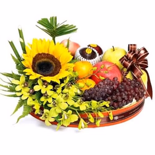 Giỏ trái cây hữu cơ cũng là một trong những món quà sức khỏe được nhiều khách hàng lựa chọn tặng thầy cô nhân dịp 20/11. Ảnh: Happytrade.