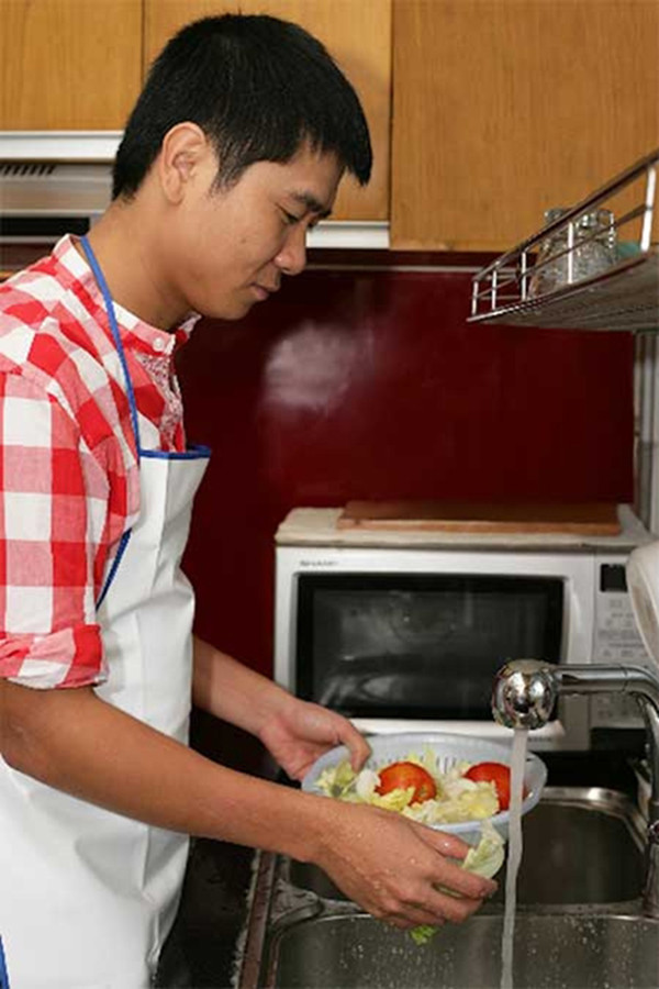 Khu bếp là nơi Hồ Hoài Anh thường xuyên chia sẻ công việc gia đình với Lưu Hương Giang. Ảnh: Saobiz.