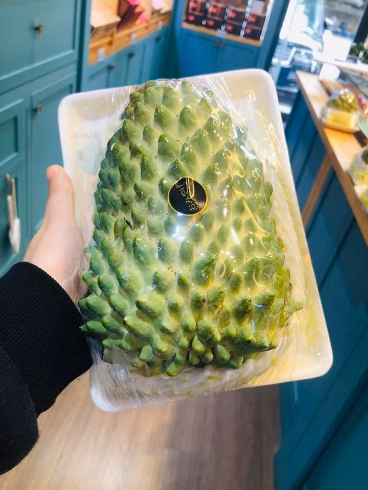 Theo người bán, loại na dai này nhập khẩu từ Đài Loan, giá dao động từ 400.000 - 500.000 đồng/kg.