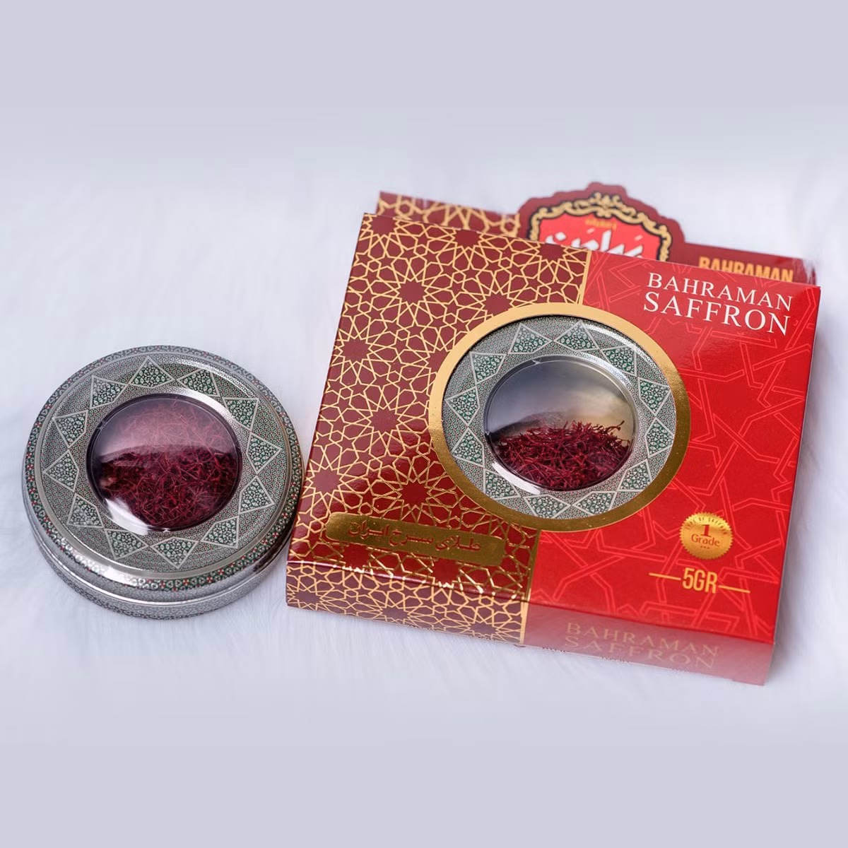 Do mức giá đắt đỏ nên nhụy hoa nghệ tây thường được chia thành những hộp siêu nhỏ có trọng lượng từ 1 - 16 rgam để phục vụ khách hàng. Ảnh: Facebook.