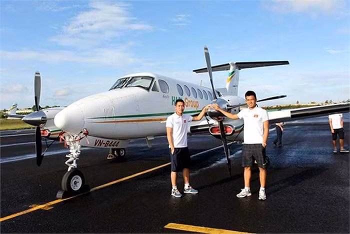 Đây là máy bay phản lực cánh quạt hai động cơ loại nhỏ dài hơn 10 mét và sải cánh 15 mét. Ảnh: Đời sống pháp luật.