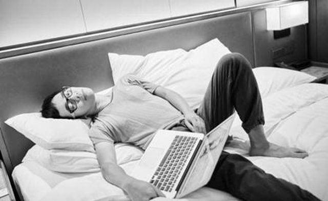 Nằm thử giường cũng là một nghề hái ra tiền mà chắc hẳn nhiều người mơ ước.