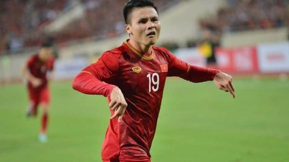 Cụ thể, công ty ứng dụng gọi xe Be Group tuyên bố sẽ tặng 100 triệu đồng cho Quang Hải với tư cách là cầu thủ ghi bàn đầu tiên vào lưới Malaysia trong trận đấu này. Ảnh: 90Min.