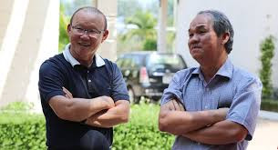 Bầu Đức là người đã tìm kiếm thông tin về huấn luyện viên Park Hang Seo. Ông cũng là người đứng ra trả toàn bộ lương cho ông thầy người Hàn Quốc trong nhiều năm (từ tháng 9/2017 đến tháng 1/2020). Ảnh: Zing