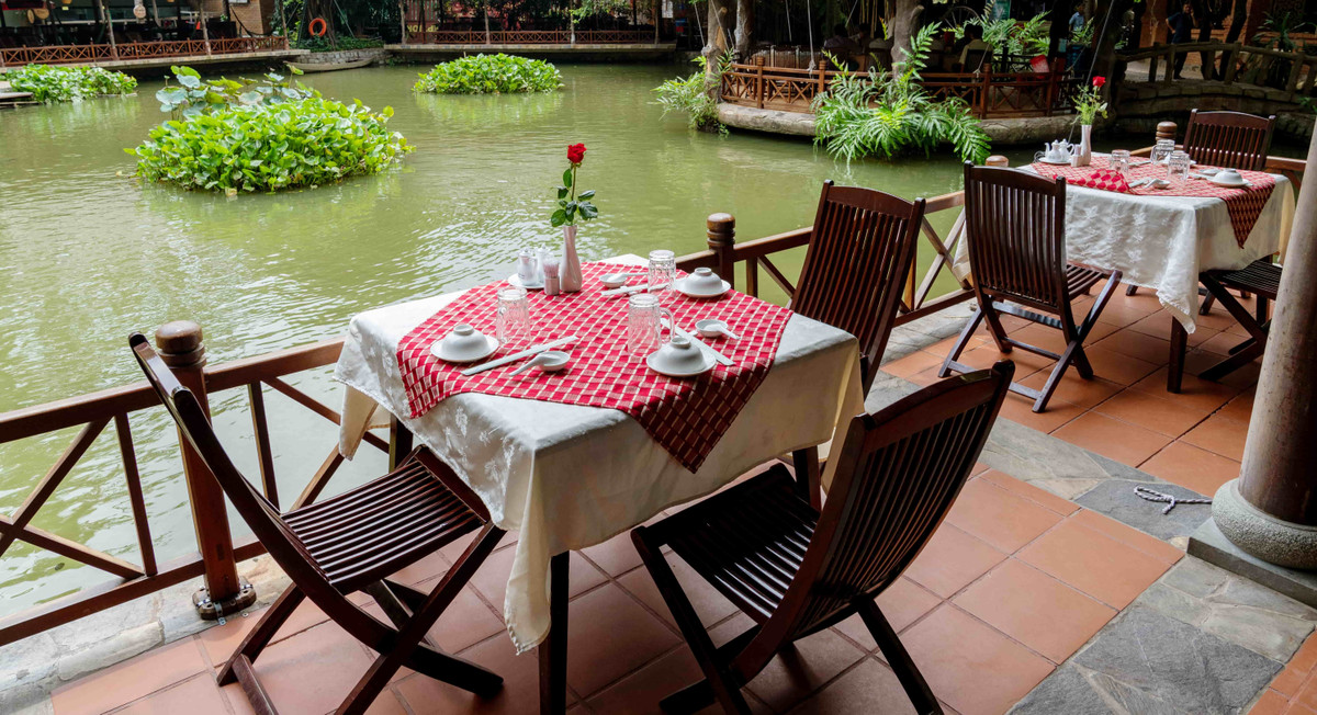 Không chỉ siêu thị, một resort ở ở Bình Dương cũng áp dụng chương trình ưu đãi đặc biệt nhân ngày 20/11. Cụ thể, resort này sẽ giảm 20% thức uống và 5% thực đơn cho khách hàng từ 18/11 đến 24/11/2019. Ảnh: Phuongnamresort.