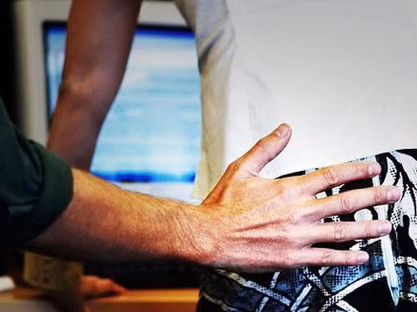 Tu 1/1/2021: Quay roi tinh duc dong nghiep se bi duoi viec