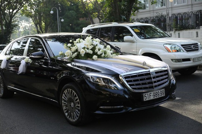 Vào năm 2018, Maybach S600 được chào bán với giá khoảng 15 tỷ đồng. Đây cũng là một trong số những dòng xe cao cấp được nhập khẩu về Việt Nam.