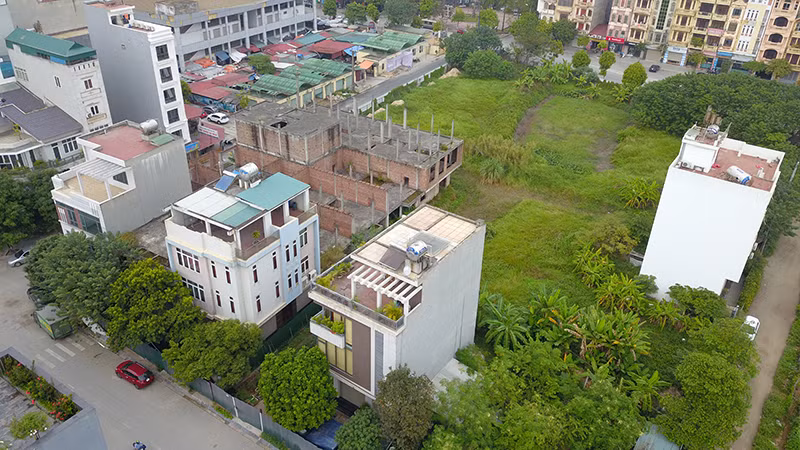 Nguyen Truong Cong an huyen Dong Anh xay “biet thu la” trai phep