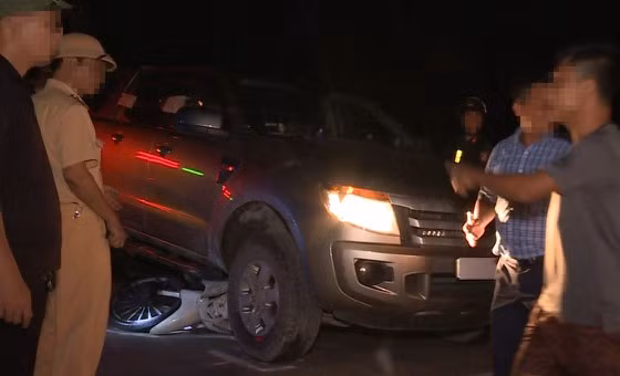 Bat giu 2 doi tuong van chuyen 30 banh heroin, 6.000 vien ma tuy tong hop-Hinh-2