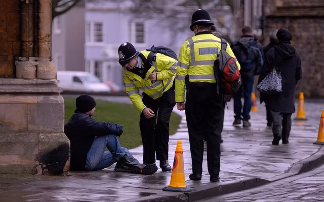 Không chỉ tại Dubai, những người ăn xin trên đường phố ở thành phố Nottingham (Anh) cũng có thể kiếm được số tiền mặt khổng lồ mỗi đêm từ một người đi chơi đêm hào phóng. Ảnh: Telegraph.