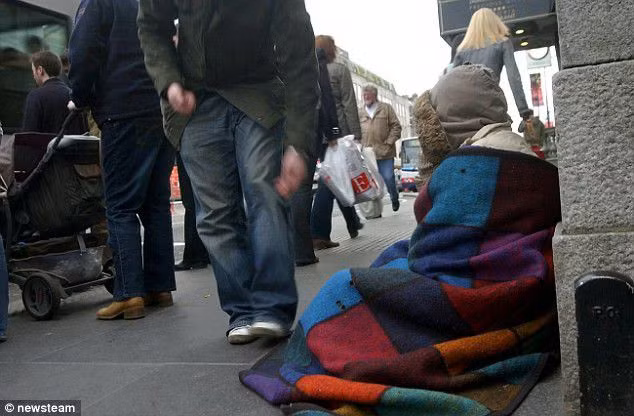 Cảnh sát ước tính, trung bình một người ăn xin ở Dubai kiếm gần 2.500 USD/ngày (khoảng 58 triệu/ngày). Ảnh: DM.