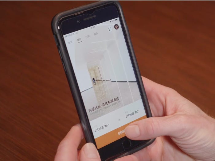 Ứng dụng còn cung cấp các hình ảnh từng phòng trước khi khách hàng đưa ra lựa chọn cuối cùng.