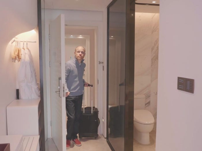 Nội thất bên trong một phòng nghỉ tại khách sạn FlyZoo.