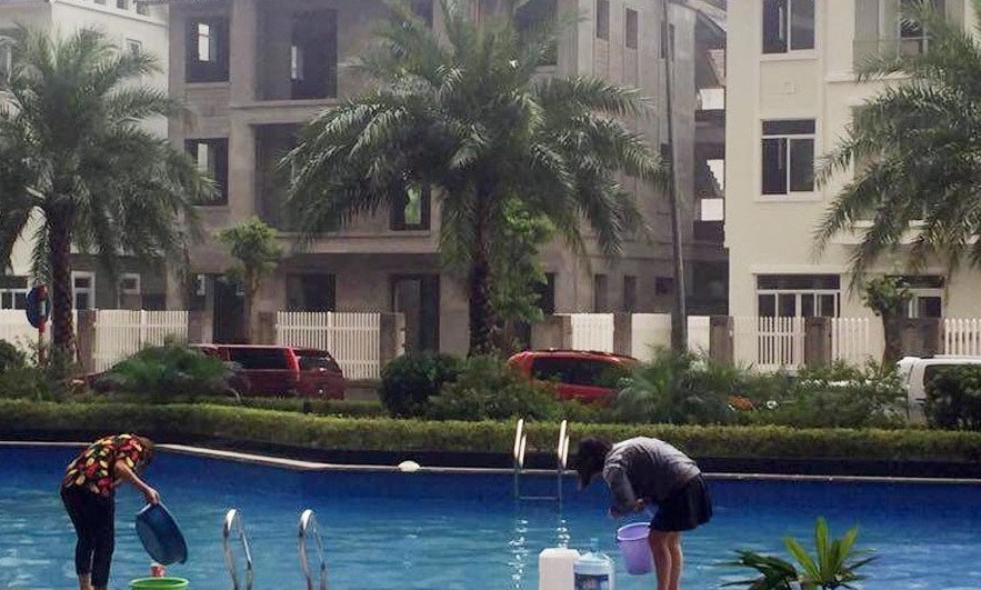 Cuoi ra nuoc mat khi Ha Noi thieu nuoc sach, nguoi dan lam than-Hinh-2