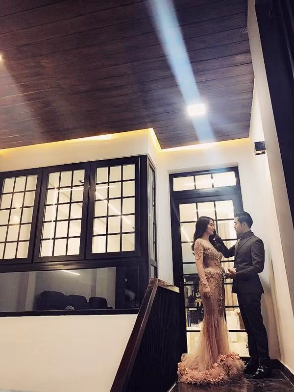 Năm 2018, vợ chồng diễn viên Ngọc Lan - Thanh Bình hào hứng khoe ngôi nhà 5 tầng hoàn thành đúng dịp dịp Tết Mậu Tuất. Ảnh: FBNV.