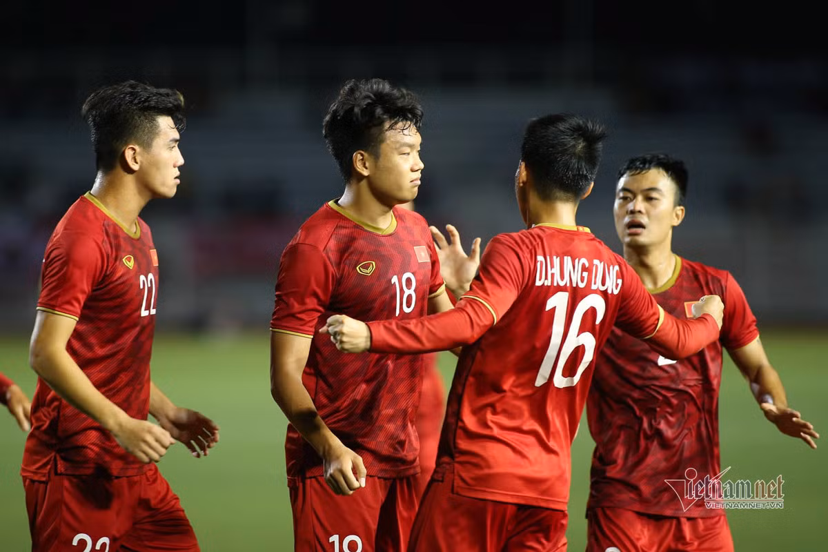 Bat ngo gia chuyen nhuong cac cau thu tuyen U22 Viet Nam