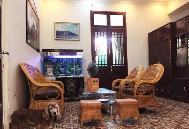 Nội thất bên trong căn nhà vẫn còn nguyên vẹn dù tuổi đời cả trăm năm. Ảnh: Infonet