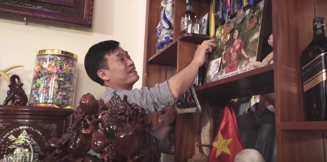 Bên trong nhà trưng bày rất nhiều giải thưởng cũng như đồ vật kỷ niệm của Tuấn Anh. Ảnh: Vlog Minh Hải