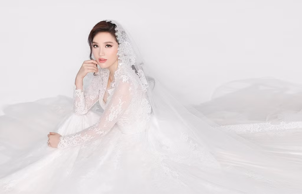 Dot nhap khach san 6 sao phong 350 trieu/dem - noi to chuc tiec cuoi cua Bao Thy