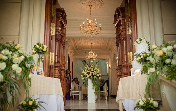 Căn biệt thự có kiến trúc nguy nga, lộng lẫy theo phong cách châu Âu. Ảnh: Ngoisao.