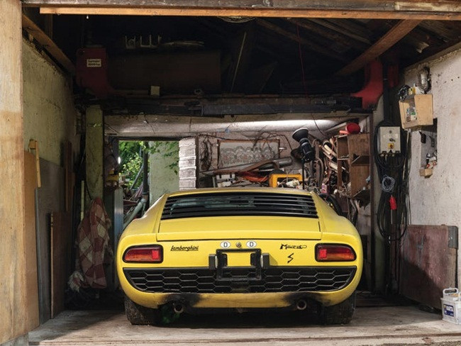 Chiếc xe mới được đưa ra đấu giá hoàn thành, xuất xưởng năm 1969. Sau đó được chủ nhân đầu tiên mua để sử dụng.