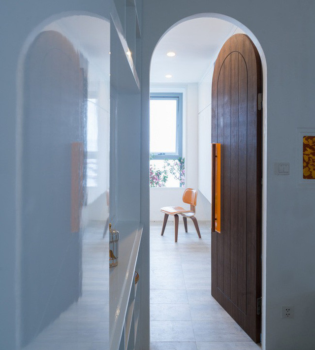 Phòng ngủ với cửa vòm độc đáo. Ảnh: Giadinhnet.