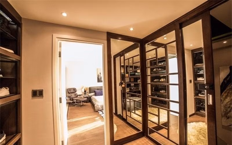 Nội thất trong nhà đều được sử dụng từ các hãng nổi tiếng, đắt tiền.