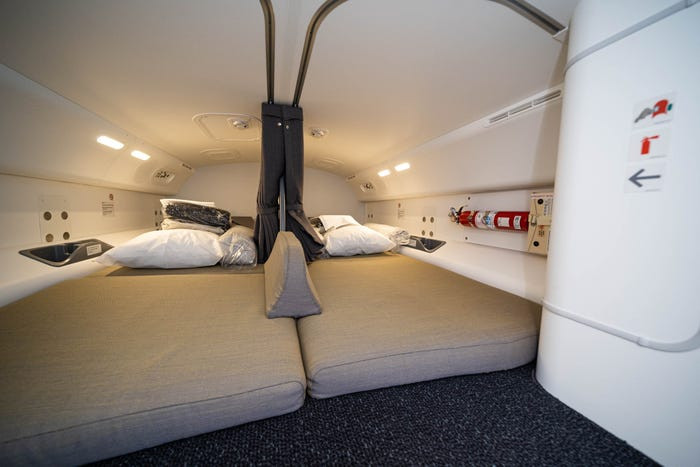 Còn đây là không gian nghỉ ngơi của phi công trên máy bay. 