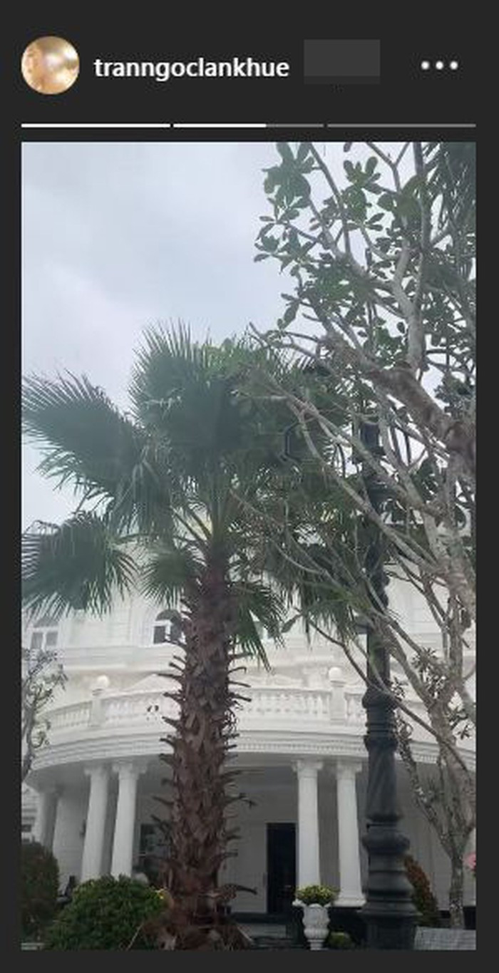 Sảnh tầng 1, tầng 2 được thiết kế kiểu vòng tròn, không thua kém khách sạn 5 sao. Ảnh: Em đẹp.