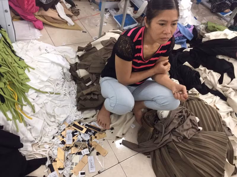 Nghi van lo quan ao thoi trang cat mac ngoai ho bien thanh “hang nha” lua NTD Viet-Hinh-2