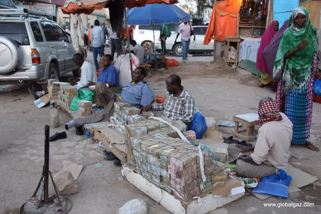 Tại Somaliland, sự nghèo đói khủng khiếp tới mức có cả những khu chợ bán buôn đồng tiền.