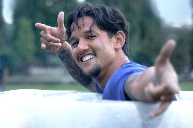 Tại thời điểm đó, tờ Indosport ước tính, nếu Bali United chấp nhận yêu cầu này thì tổng số tiền lương mà Ifran Bachdim nhận được là 1,56 tỷ Rupiah/năm.