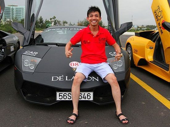 Phạm Trần Nhật Minh - Phó giám đốc công ty TNHH nhựa Long Thành được biết đến với biệt danh đại gia Minh "nhựa", xuất phát từ ngành kinh doanh mà công ty gia đình của anh theo đuổi.