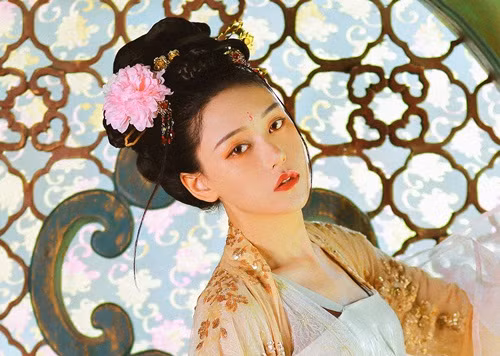 Cach thuc chon my nhan thi tam di thuong cua hoang de thoi xua